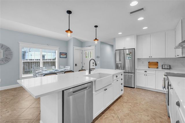 302 67TH STREET, Holmes Beach, FL 34217