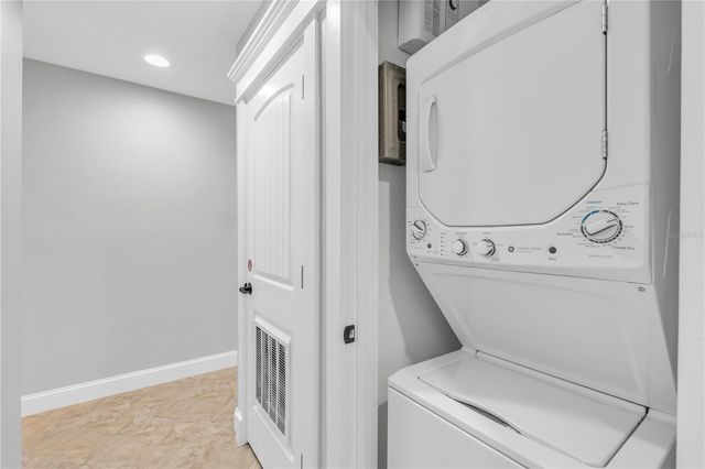 302 67TH STREET, Holmes Beach, FL 34217