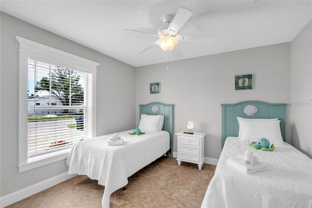 302 67TH STREET, Holmes Beach, FL 34217