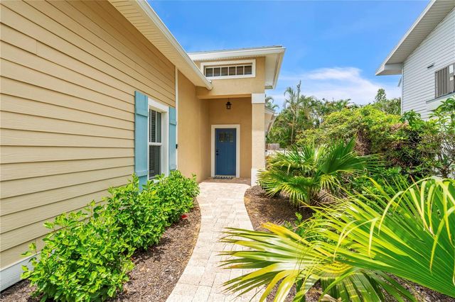 302 67TH STREET, Holmes Beach, FL 34217