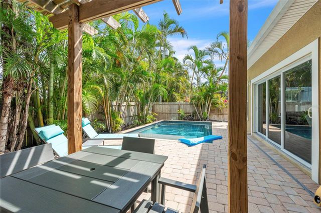 302 67TH STREET, Holmes Beach, FL 34217