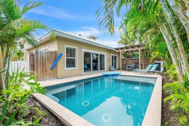 302 67TH STREET, Holmes Beach, FL 34217