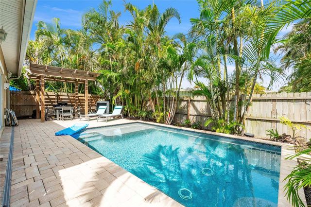 302 67TH STREET, Holmes Beach, FL 34217