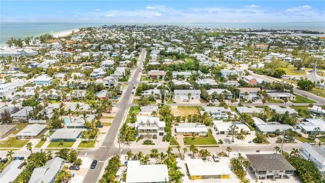 302 67TH STREET, Holmes Beach, FL 34217