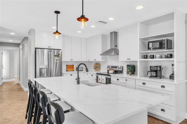 302 67TH STREET, Holmes Beach, FL 34217