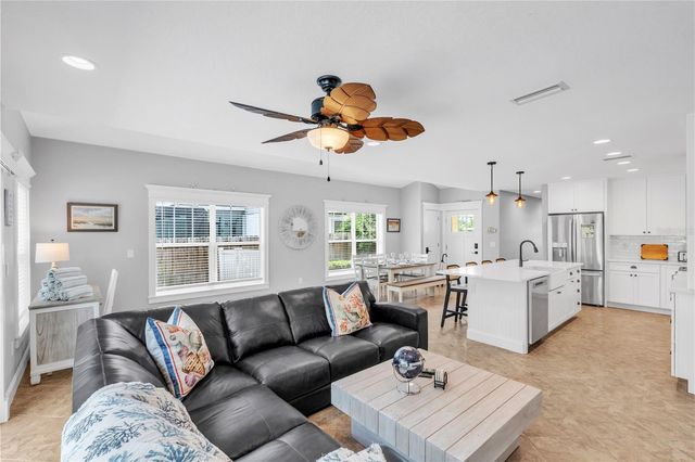 302 67TH STREET, Holmes Beach, FL 34217