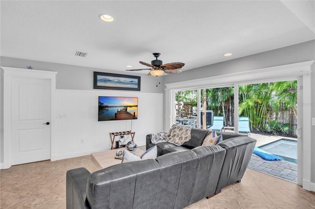 302 67TH STREET, Holmes Beach, FL 34217