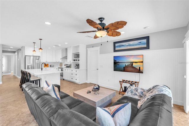 302 67TH STREET, Holmes Beach, FL 34217