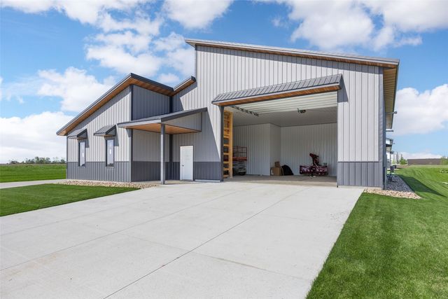 530 Aircom Drive 2B, Marion, IA 52302