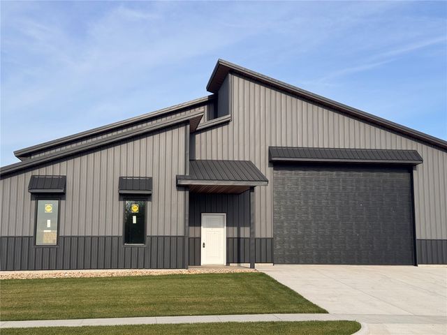 530 Aircom Drive 2B, Marion, IA 52302