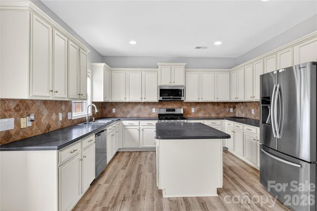 119 N Wendover Trace, Mooresville, NC 28117