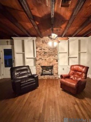 1030 2nd St, Morgan City, LA 70380