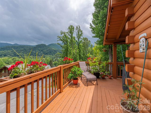 193 Valley Creek Drive, Maggie Valley, NC 28751