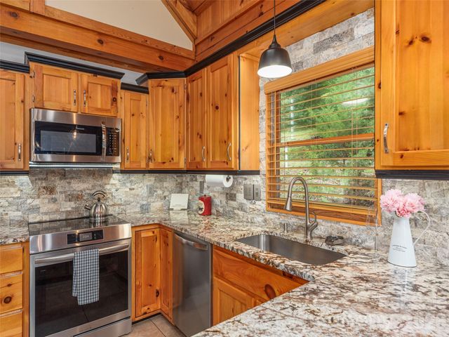 193 Valley Creek Drive, Maggie Valley, NC 28751
