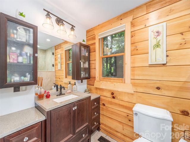 193 Valley Creek Drive, Maggie Valley, NC 28751