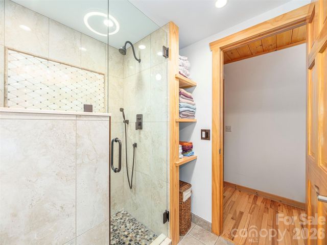 193 Valley Creek Drive, Maggie Valley, NC 28751