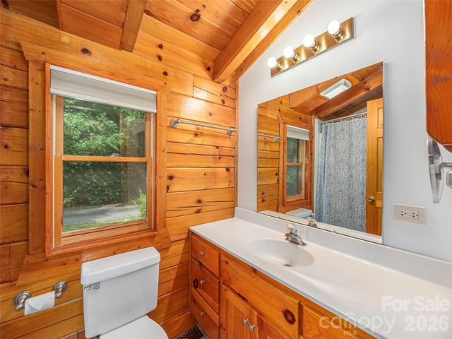 193 Valley Creek Drive, Maggie Valley, NC 28751