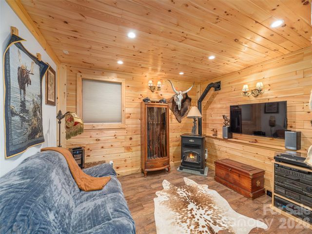 193 Valley Creek Drive, Maggie Valley, NC 28751
