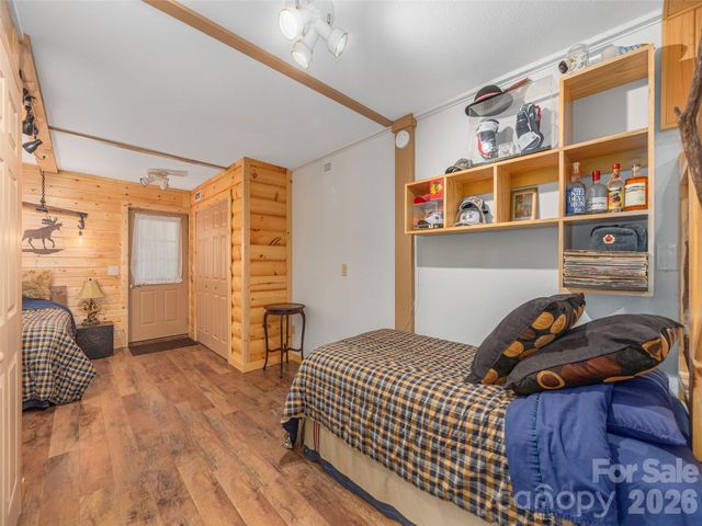 193 Valley Creek Drive, Maggie Valley, NC 28751