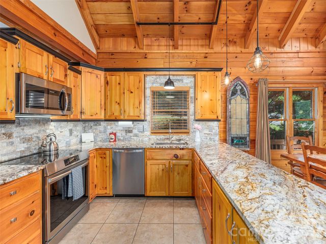 193 Valley Creek Drive, Maggie Valley, NC 28751