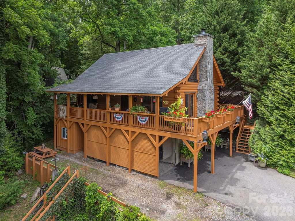 193 Valley Creek Drive, Maggie Valley, NC 28751