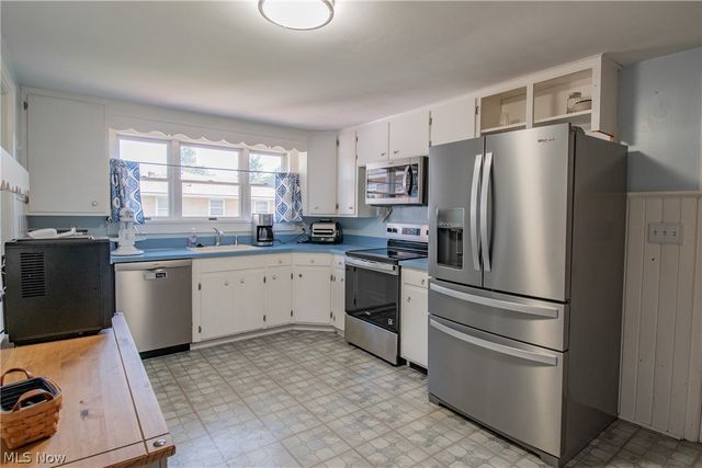 427 W Sunset Drive, Rittman, OH 44270