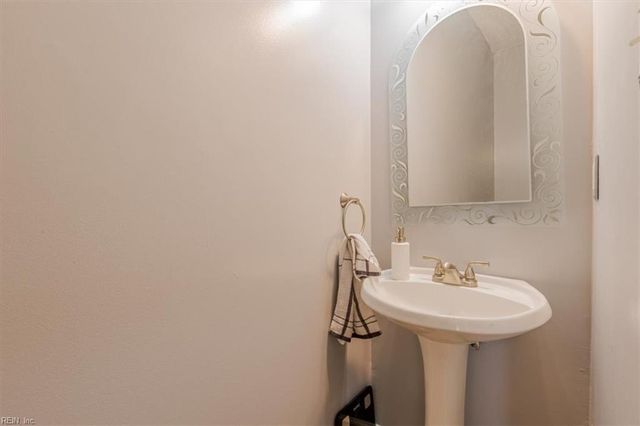 7 Creekmere CV, Newport News, VA 23603