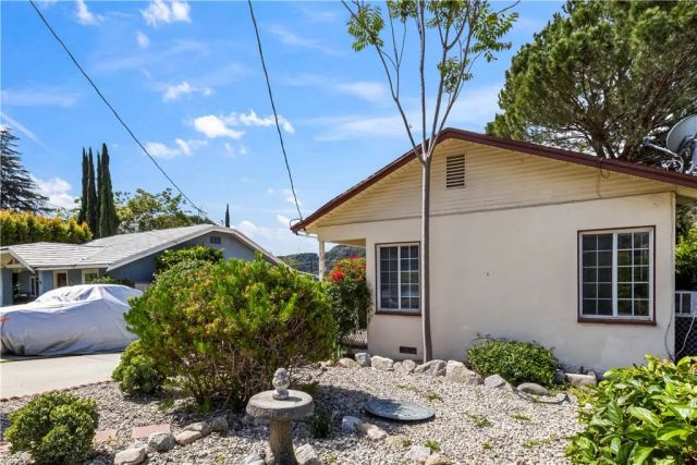 2914 Piedmont Avenue, Glendale, CA 91214