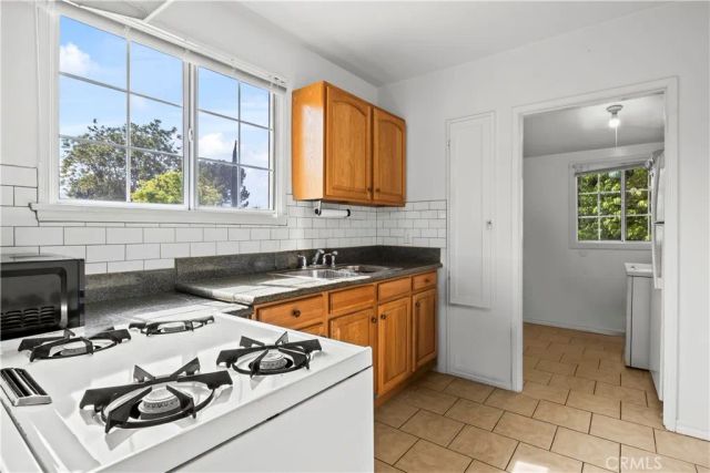 2914 Piedmont Avenue, Glendale, CA 91214