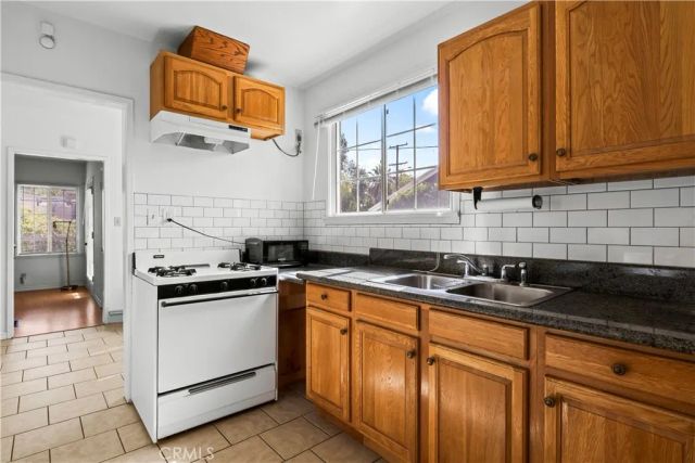 2914 Piedmont Avenue, Glendale, CA 91214