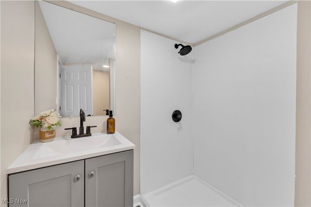 1575 Faye Road, Akron, OH 44306