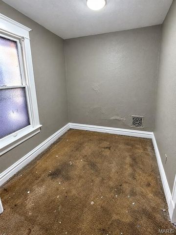 5041 Terry Avenue, St Louis, MO 63115