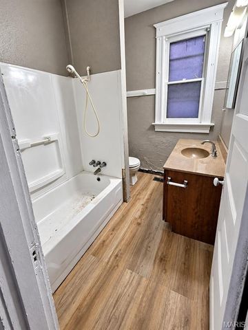 5041 Terry Avenue, St Louis, MO 63115