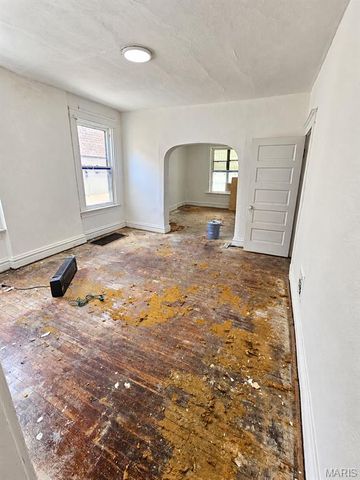 5041 Terry Avenue, St Louis, MO 63115