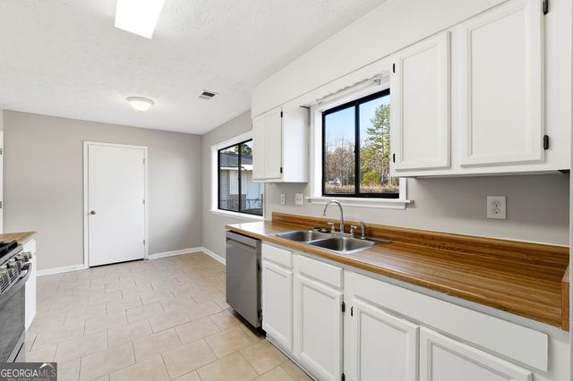 3265 Trotters Walk Circle, Snellville, GA 30078