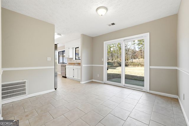 3265 Trotters Walk Circle, Snellville, GA 30078