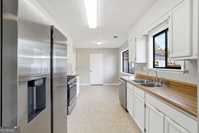 3265 Trotters Walk Circle, Snellville, GA 30078