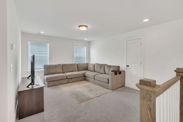 261 Cornice Dr, La Vergne, TN 37086