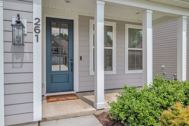 261 Cornice Dr, La Vergne, TN 37086