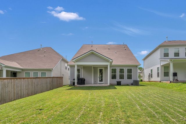 261 Cornice Dr, La Vergne, TN 37086