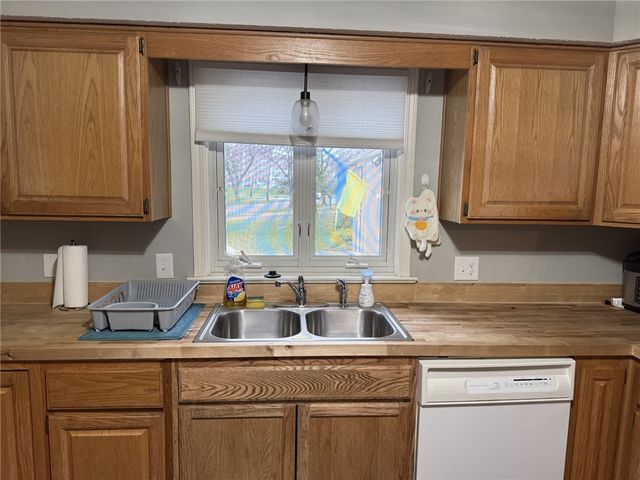 68 Stanford Road, Rochester, NY 14620