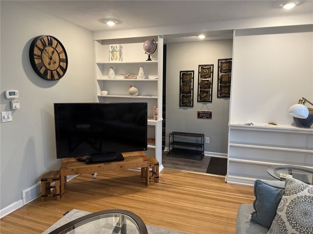 68 Stanford Road, Rochester, NY 14620