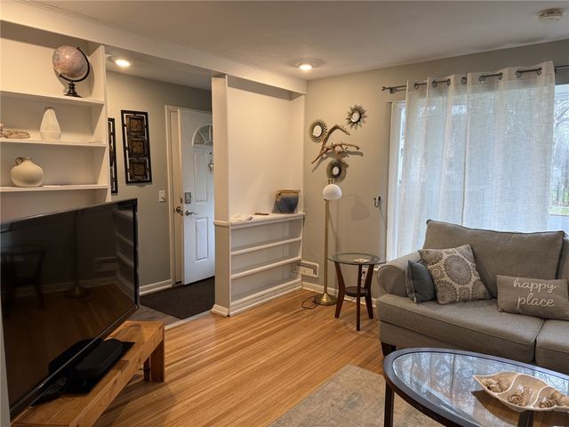 68 Stanford Road, Rochester, NY 14620