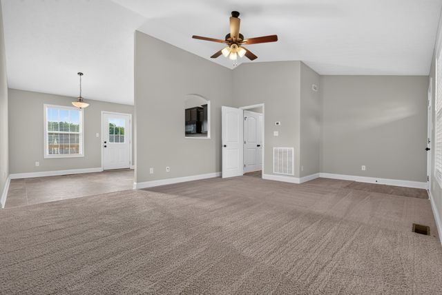 521 Labrador Dr, Bowling Green, KY 42101