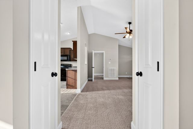 521 Labrador Dr, Bowling Green, KY 42101