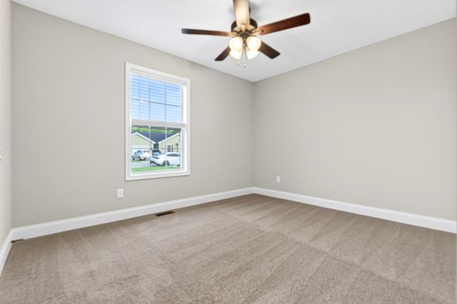 521 Labrador Dr, Bowling Green, KY 42101