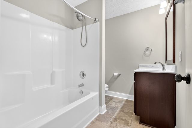 521 Labrador Dr, Bowling Green, KY 42101
