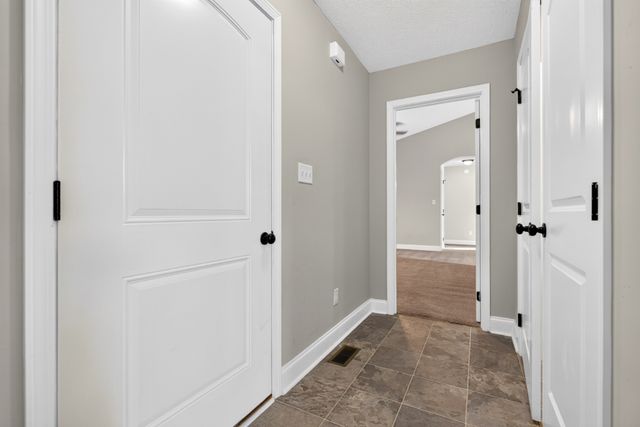 521 Labrador Dr, Bowling Green, KY 42101