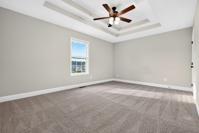521 Labrador Dr, Bowling Green, KY 42101