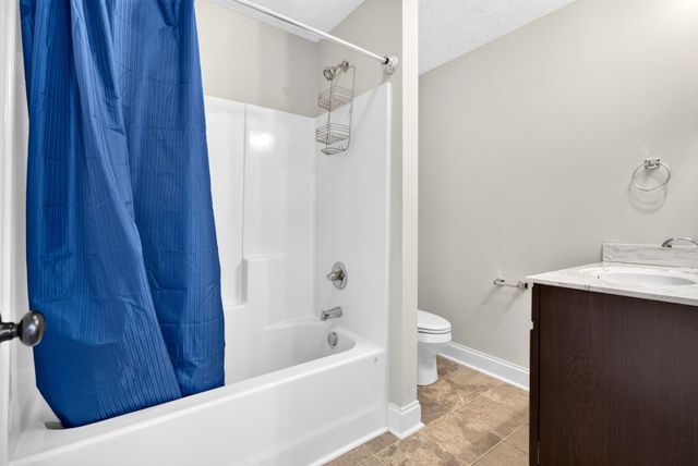 521 Labrador Dr, Bowling Green, KY 42101